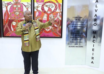 Artista plástico Álvaro Macieira expõe quadros no Shopping Fortaleza