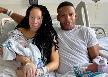 Pai, mãe e filhos gémeos com o mesmo dia de anos? Aconteceu nos EUA