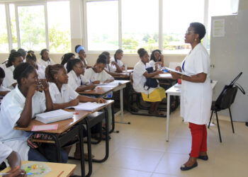 Educação em Luanda