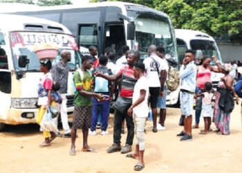 Ti Chó e Monua/ Transportes