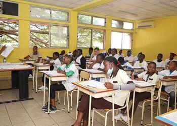 Exames nas escolas técnicas/Luanda 