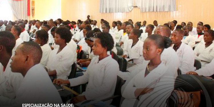 9 mil profissionais serão formados em enfermagem