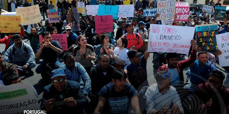 Manifestações opostas juntam 28 associações