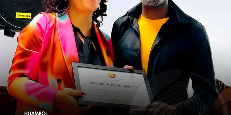 Colaboradores da Delegação da TV ZIMBO recebem certificado de mérito