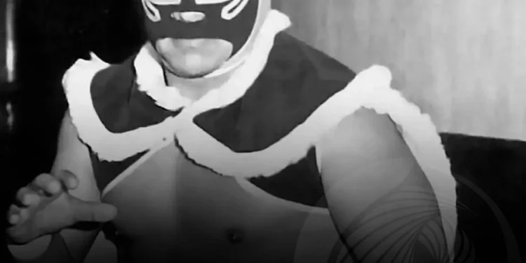 Antiga estrela do wrestling Rey Mysterio morre aos 66 anos de idade.