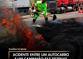 Acidente entre um autocarro e um caminhão faz dezenas de vítimas mortais.