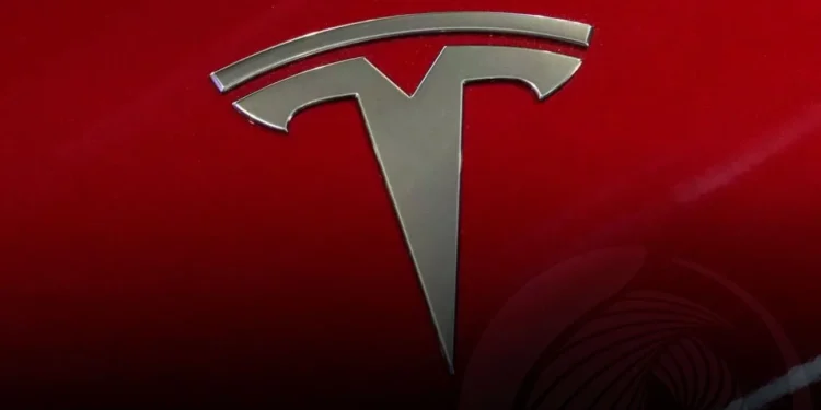 Vendas da Tesla caem pela primeira vez em 9 anos
