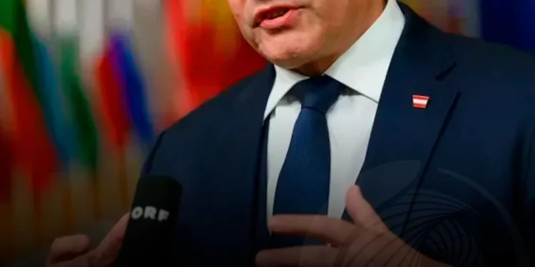 Chanceler austríaco demite-se após fracasso nas negociações para formar governo