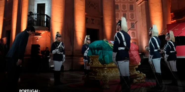 Restos mortais do escritor Eça de Queiroz trasladados para o Panteão Nacional