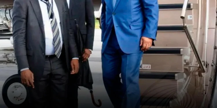 Presidente da República recebido de forma efusiva pela população do Huambo