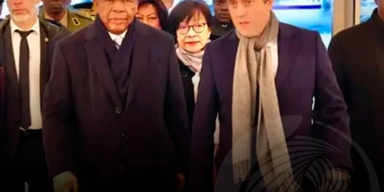 Presidente João Lourenço já em Paris a convite de Emmanuel Macron