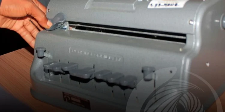 Escola do Ensino Especial de Benguela precisa de mais máquinas de Braille