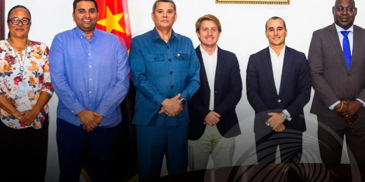 MINISTRO RECEBE EQUIPA CAMPEÃ DE CARR T e E1