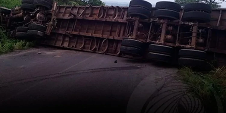 Acidente interrompe circulação na Estrada Nacional 210 entre Luanda e Mbanza Kongo