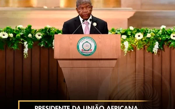 Presidente da União Africana discursa na cimeira extraordinária da liga Árabe