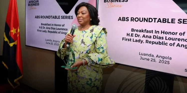 Primeira-dama da República recebe homenagem da “African Business Stories”
