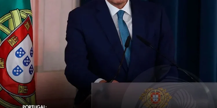 Luís Montenegro toma posse com nova orgânica e três caras novas