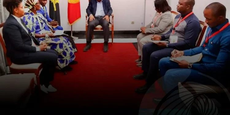 Presidente da República concede audiência à Rainha Nhakatolo da etnia Luvales