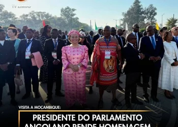 Presidente do Parlamento angolano rende homenagem aos heróis moçambicanos