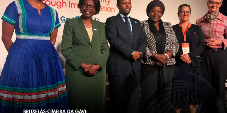 Ministra da Saúde destaca estratégias de imunização contra surtos