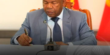 PR João Lourenço aprova Decreto que concede condecorações a altas figuras das FAA