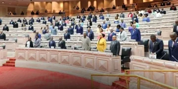 Deputados rendem homenagem às vítimas do acidente na Serra da Leba