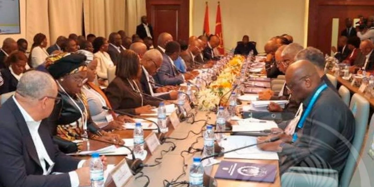 PR João Lourenço reúne-se com o Governo Provincial de Cabinda