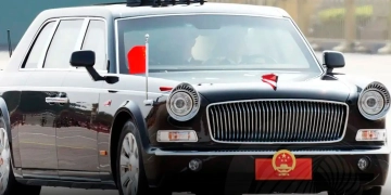 Desfile militar em Pequim exibe avanços tecnológicos de última geração.