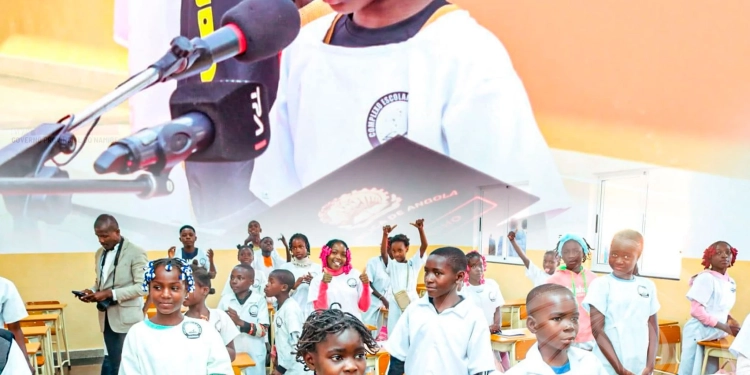 Ministro de Estado para Coordenação  Económica inaugura Complexo Escolar “Hélder Albuquerque”