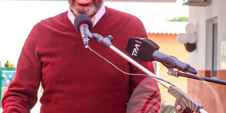 Ministro de Estado para Coordenação  Económica inaugura Complexo Escolar “Hélder Albuquerque”