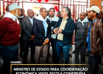 Ministro de Estado para Coordenação Económica visita escola construída com material ecológico em Moçâmedes