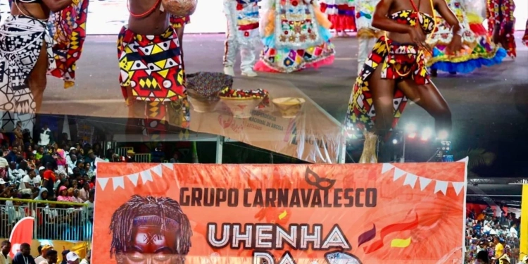 PR prestigia Carnaval dos 50 anos da Independência Nacional