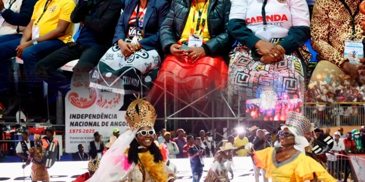 PR prestigia Carnaval dos 50 anos da Independência Nacional