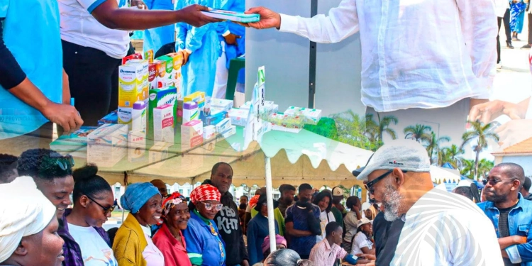 Governo Provincial reforça sector da Saúde com mais fármacos