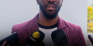 GPL realiza encontro sobre licenciamento e remoção de painéis publicitários irregulares