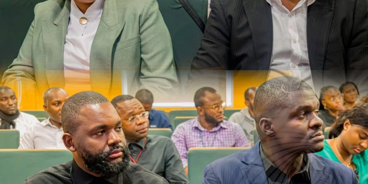 GPL realiza encontro sobre licenciamento e remoção de painéis publicitários irregulares