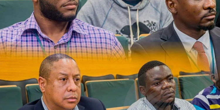 GPL realiza encontro sobre licenciamento e remoção de painéis publicitários irregulares