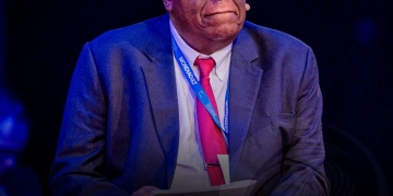 Ministro Filipe Zau defende restituição de artefactos africanos em conferência da UNESCO