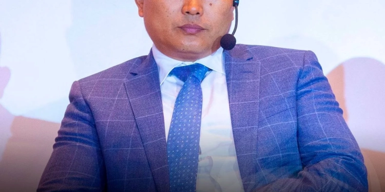 PR João Lourenço vai condecorar Li Yun