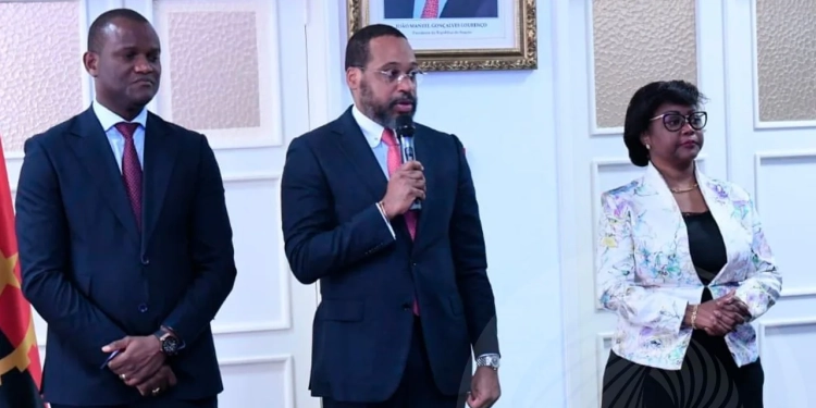 Ministro Marcy Lopes empossa novos responsáveis