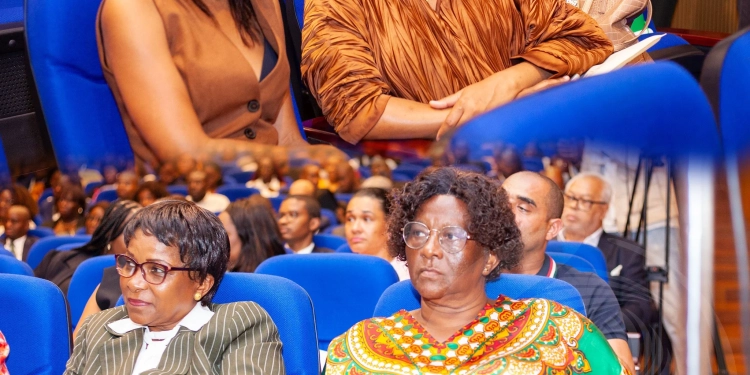 Maria Lima lança obra “Governança Mutualista – A força invisível que sustenta a comunidade”