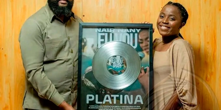 Nair Nany é a primeira artista gospel angolana a conquistar “Disco Platina”