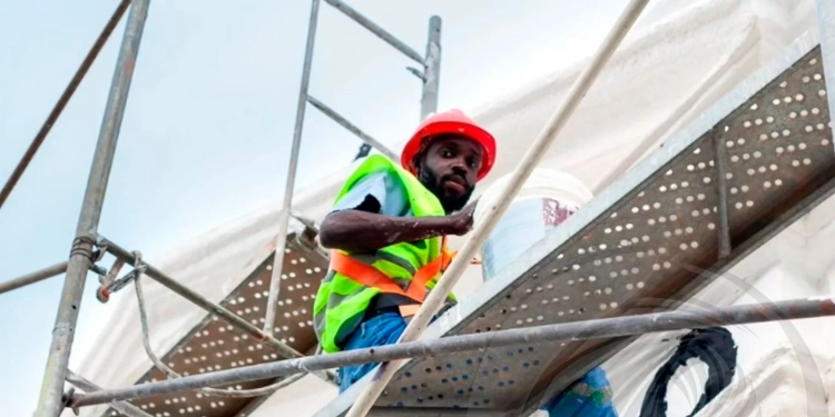 Obras de reabilitação do Cemitério Alto das Cruzes prosseguem sem sobressaltos