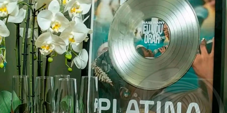 Nair Nany é a primeira artista gospel angolana a conquistar “Disco Platina”