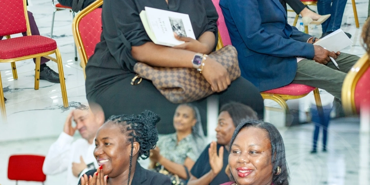 Júlio de Almeida lança autobiografia “Viver Até ao Fim”