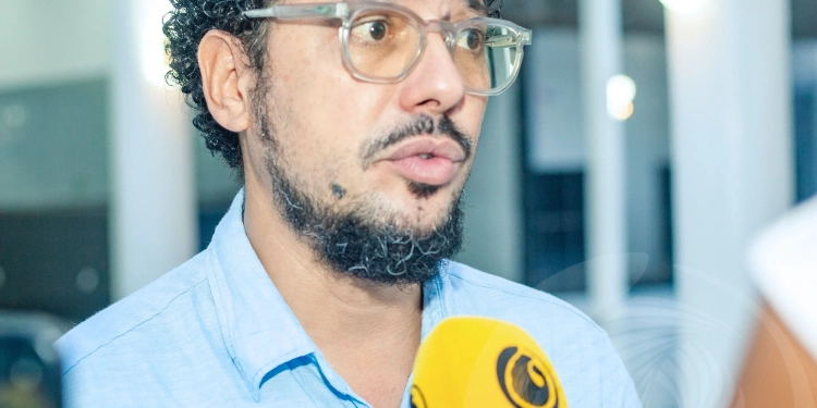 Júlio de Almeida lança autobiografia “Viver Até ao Fim”