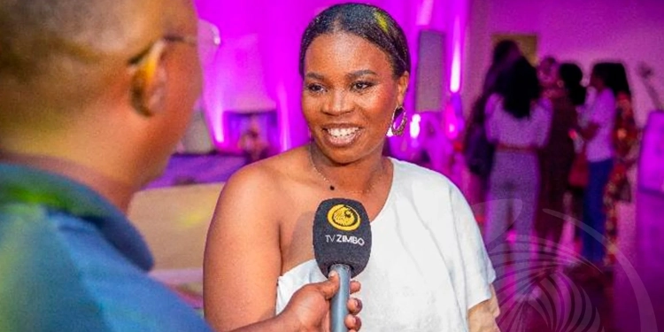 Jornalismo e fotografia unem-se na exposição “Angola Living Experience”