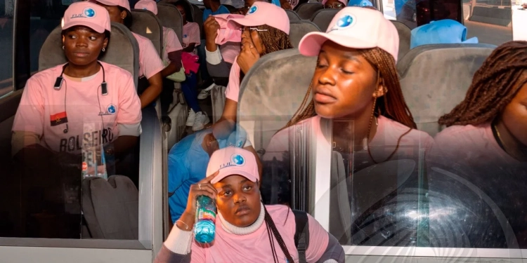 Mais um grupo de jovens bolseiros rumam para Portugal