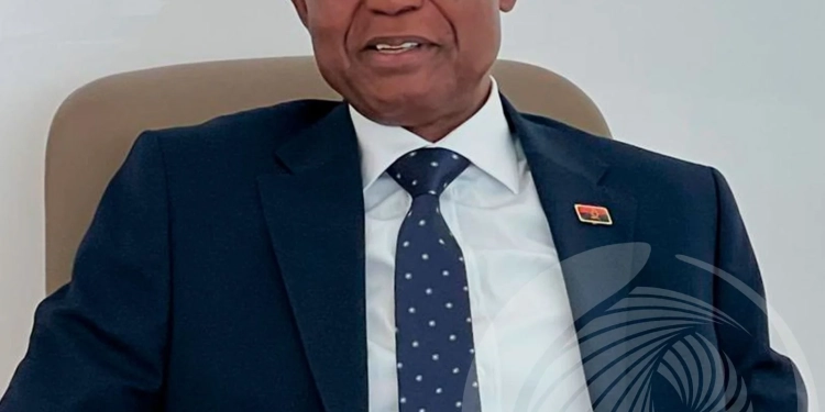 Ministro Téte António participa no Fórum Económico África–Emirados Árabes Unidos