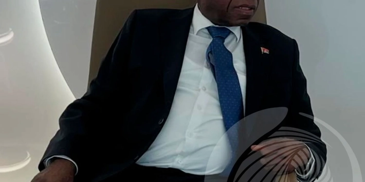 Ministro Téte António participa no Fórum Económico África–Emirados Árabes Unidos